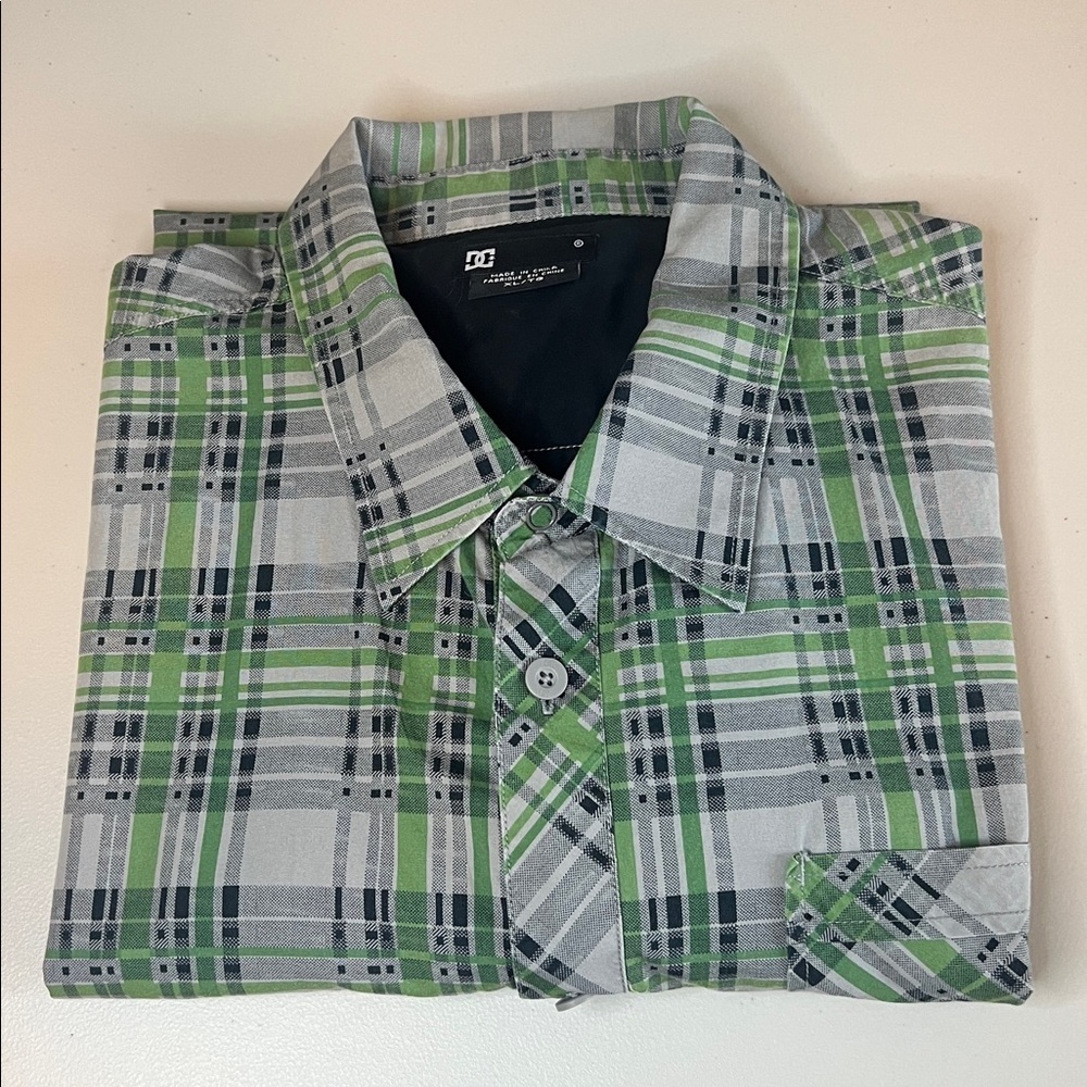 DC Casual Button Down Shirt Green/Gray Size XL